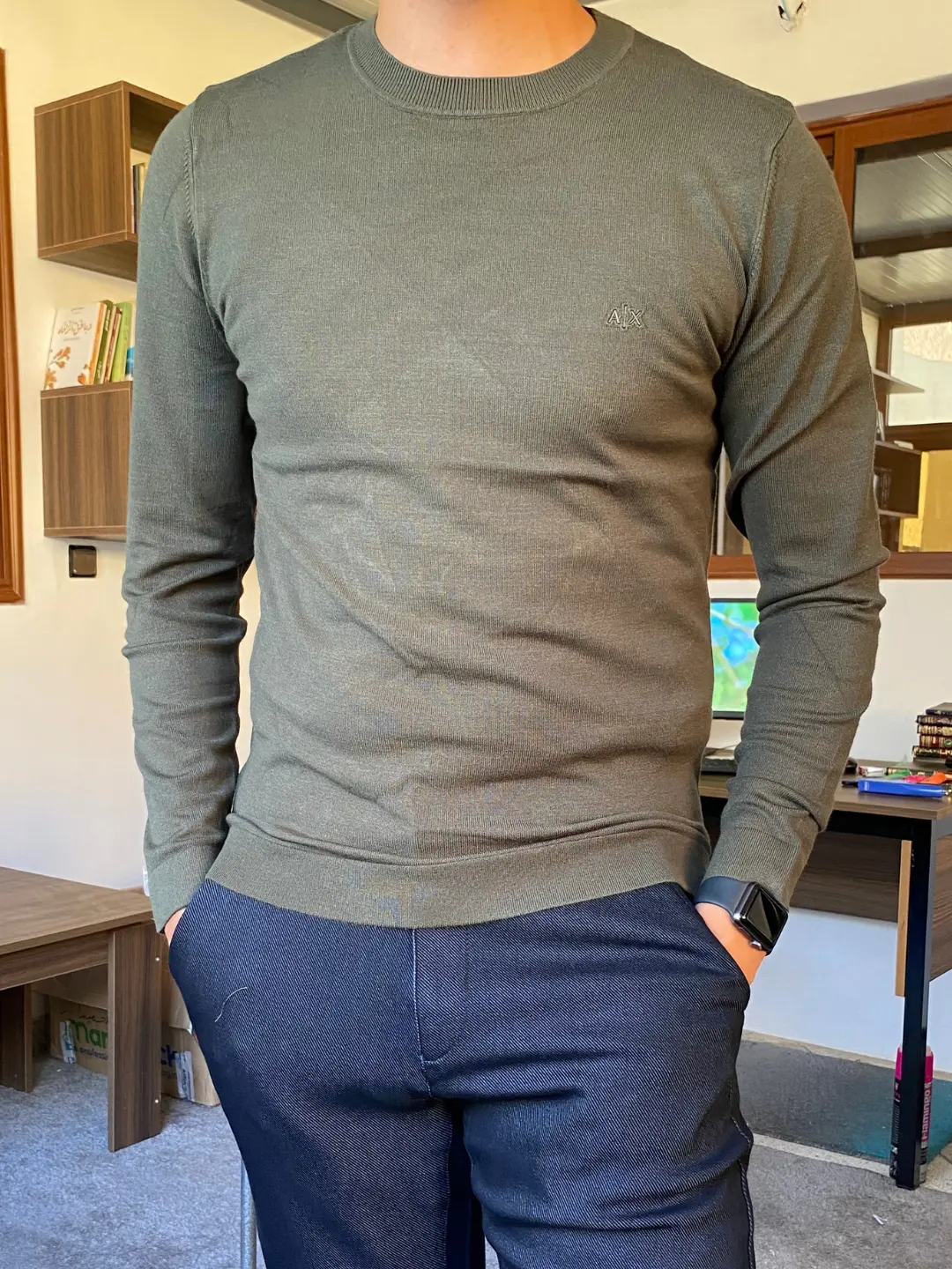 Pull Col Rond AE en Maille – Allure Minimaliste & Business – Image 3
